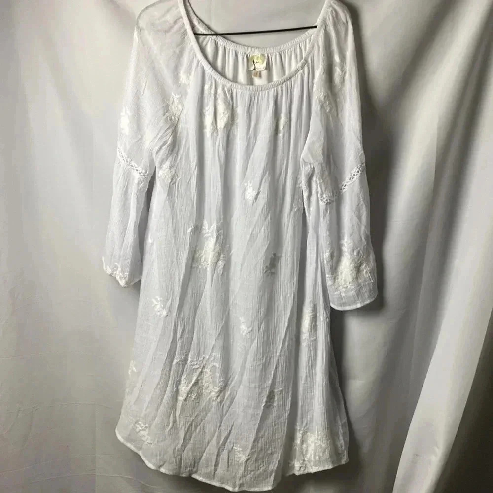 FIG AND FLOWER SIZE XL WHITE GAUZY DRESS LINED BELL SLEEVES EMBROIDERED‎ DESIGN - Picture 2 of 14